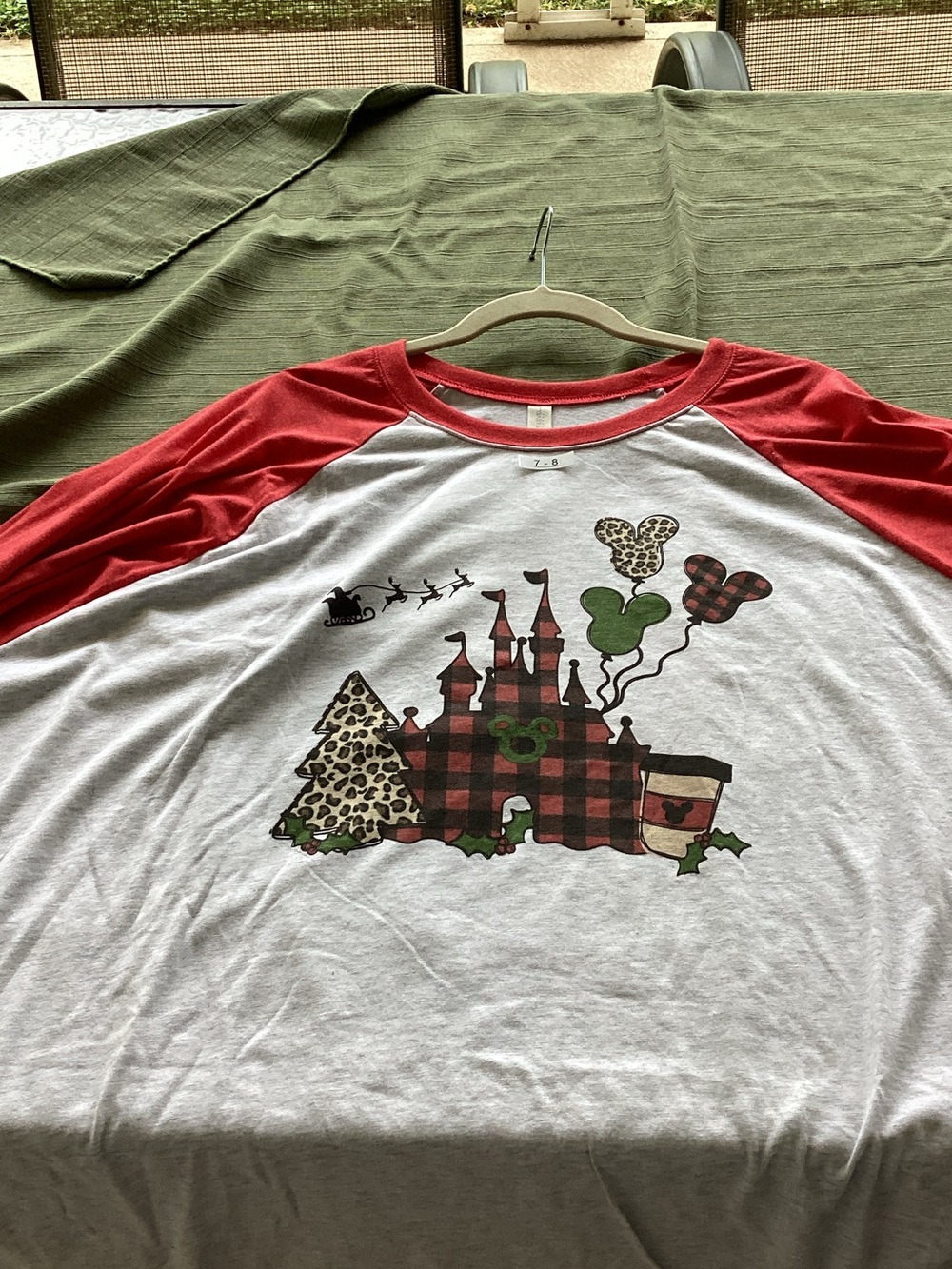 Women’s long sleeve shirt.